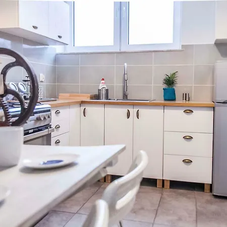 5 Stajenna Apartment